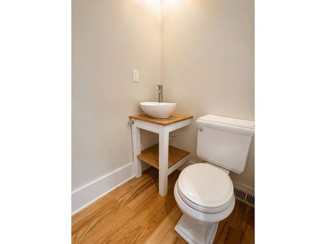 23 Cayuga Court, Burlington, VT 05408