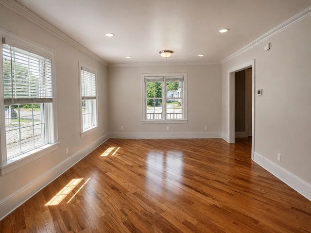23 Cayuga Court, Burlington, VT 05408