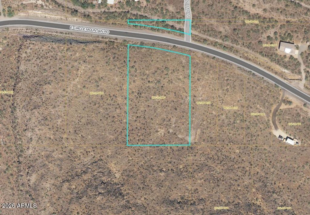 Image 4 of property listing at 7xx E Circle Mountain Road -, New River, AZ 85087