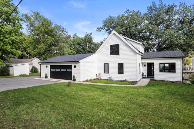 W345N5746 Road G, Oconomowoc, WI 53066