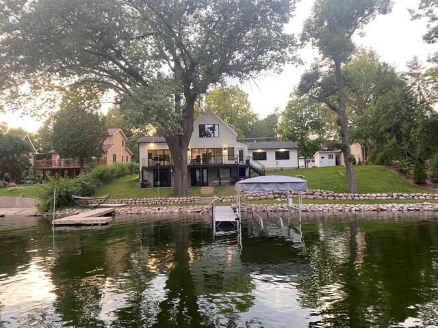 W345N5746 Road G, Oconomowoc, WI 53066