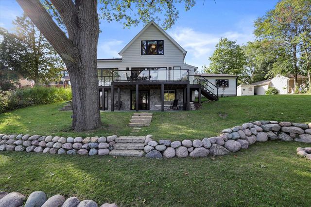 W345N5746 Road G, Oconomowoc, WI 53066