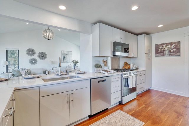 W345N5746 Road G, Oconomowoc, WI 53066