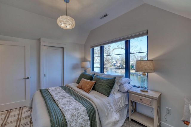 W345N5746 Road G, Oconomowoc, WI 53066