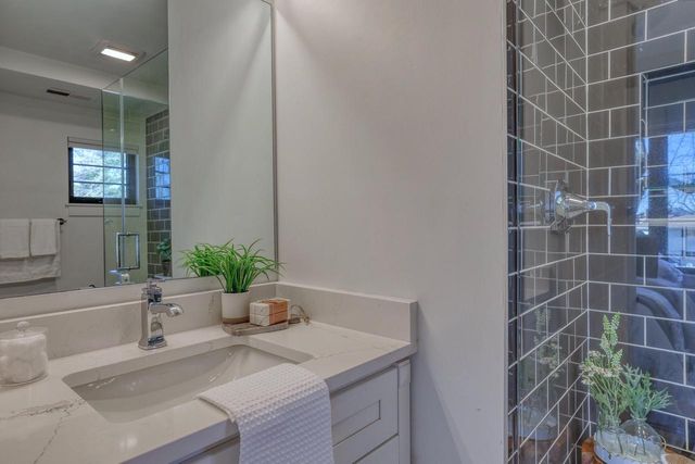 W345N5746 Road G, Oconomowoc, WI 53066