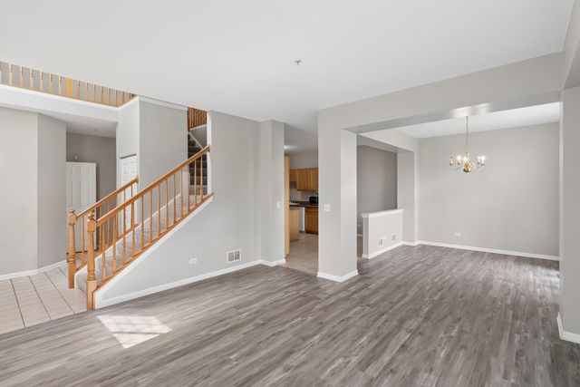 2075 Ivy Ridge Drive, Hoffman Estates, IL 60192