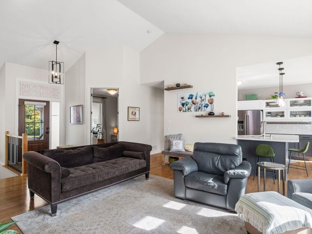 15903 Kendale Drive, Lakeville, MN 55044