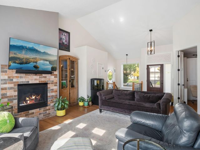 15903 Kendale Drive, Lakeville, MN 55044