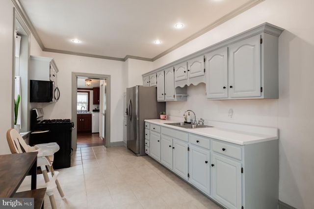 150 S 8TH ST, Columbia, PA 17512