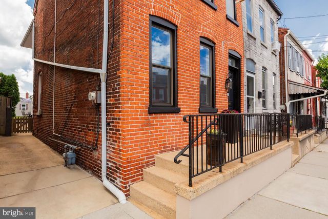 150 S 8TH ST, Columbia, PA 17512