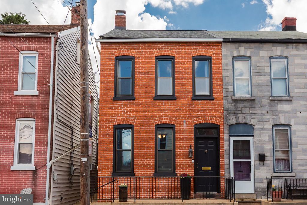 150 S 8TH ST, Columbia, PA 17512