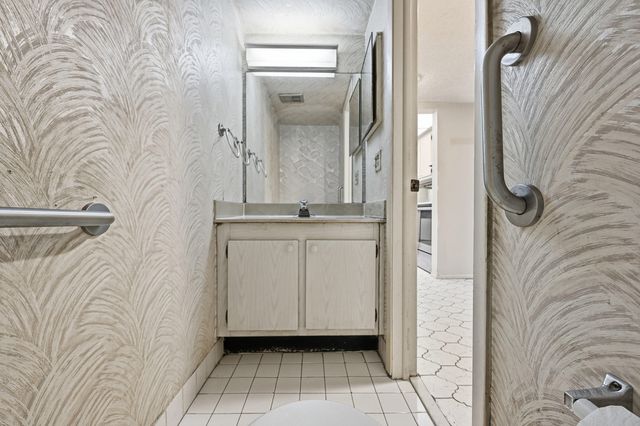 6195 Rock Island Road 210, Tamarac, FL 33319