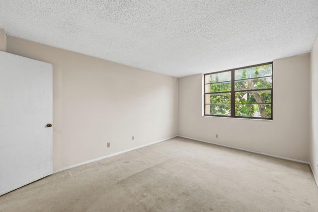 6195 Rock Island Road 210, Tamarac, FL 33319