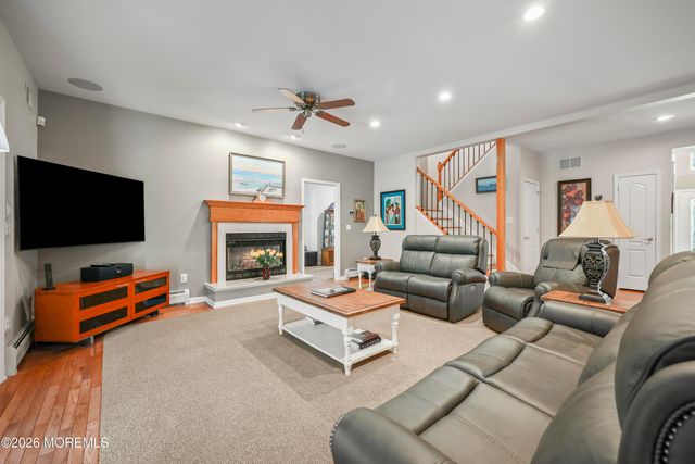 39 Rodeo Drive, West Creek, NJ 08092
