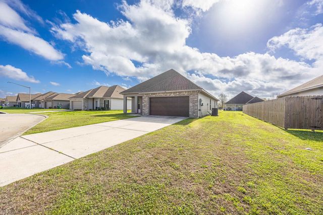 126 Shadow Pointe Road, Thibodaux, LA 70301