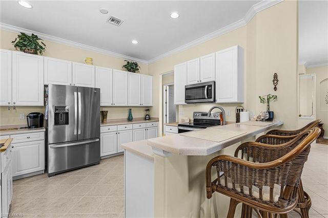 2090 Oxford Ridge CIR, Lehigh Acres, FL 33973