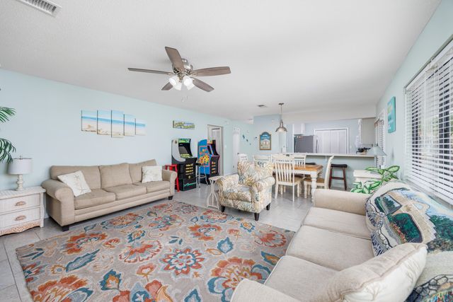 8425 Gulf Boulevard 213, Navarre, FL 32566