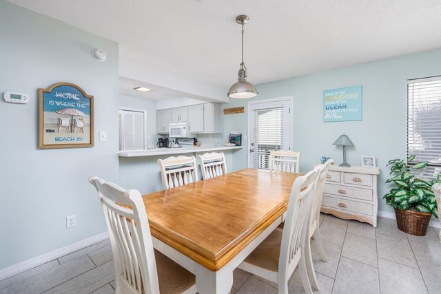 8425 Gulf Boulevard 213, Navarre, FL 32566