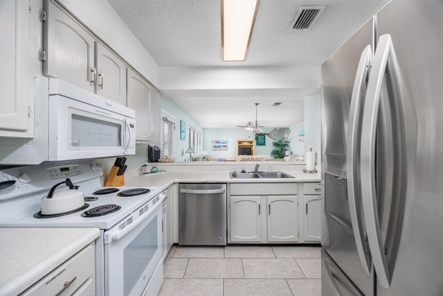 8425 Gulf Boulevard 213, Navarre, FL 32566