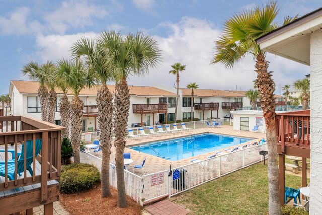 8425 Gulf Boulevard 213, Navarre, FL 32566