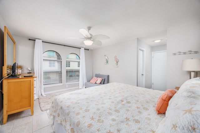 8425 Gulf Boulevard 213, Navarre, FL 32566