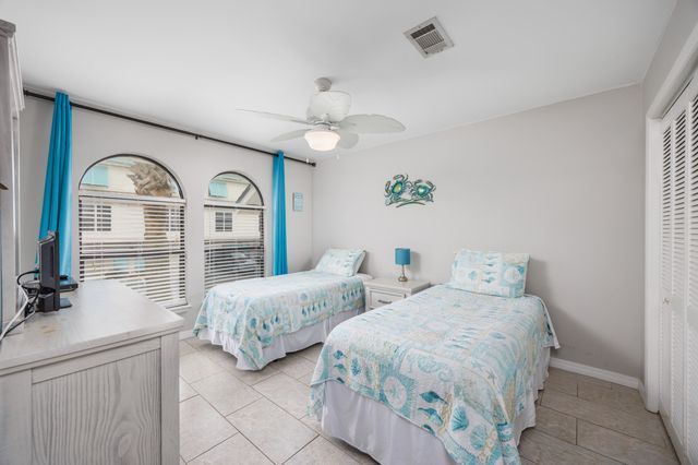 8425 Gulf Boulevard 213, Navarre, FL 32566