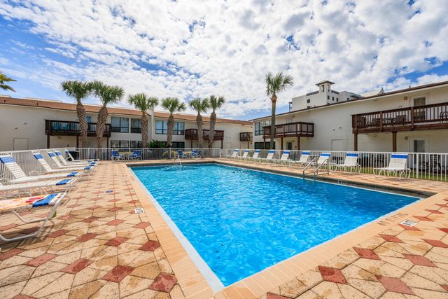 8425 Gulf Boulevard 213, Navarre, FL 32566