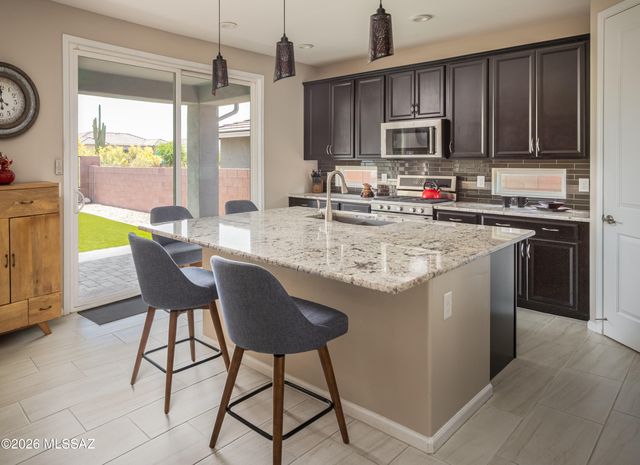 7245 W Secret Bluff Ps, Marana, AZ 85658