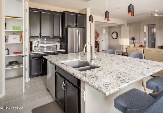 7245 W Secret Bluff Ps, Marana, AZ 85658