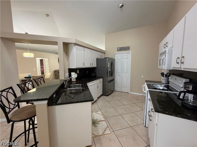 2126 SE 5th CT, Cape Coral, FL 33990