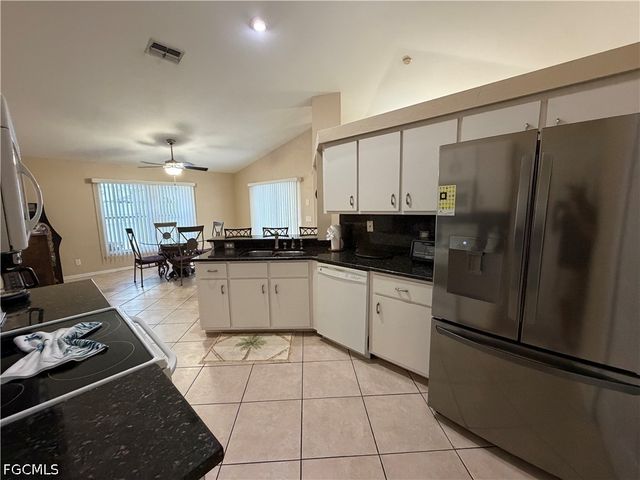2126 SE 5th CT, Cape Coral, FL 33990