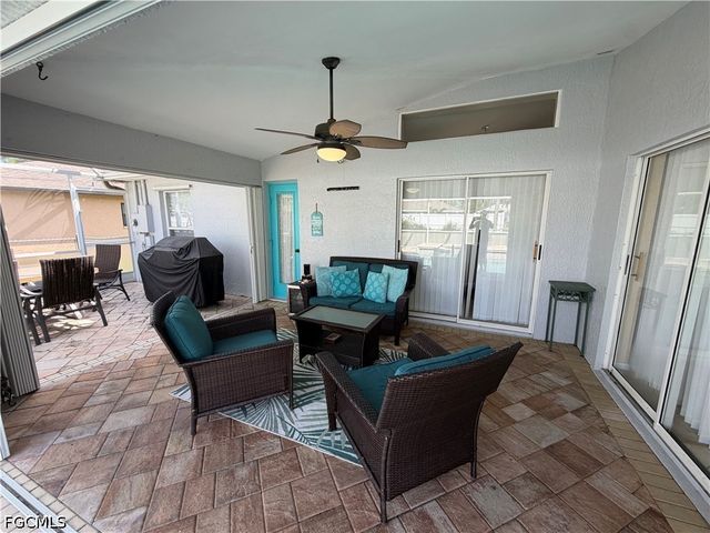 2126 SE 5th CT, Cape Coral, FL 33990