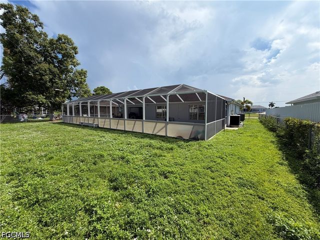 2126 SE 5th CT, Cape Coral, FL 33990