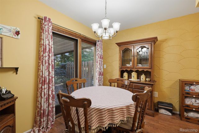 18160 Raleigh Square Drive, Southgate, MI 48195