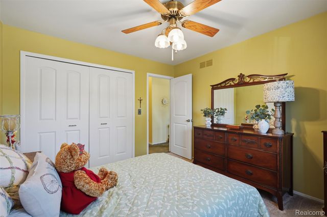 18160 Raleigh Square Drive, Southgate, MI 48195