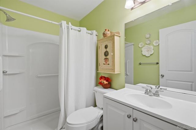 18160 Raleigh Square Drive, Southgate, MI 48195
