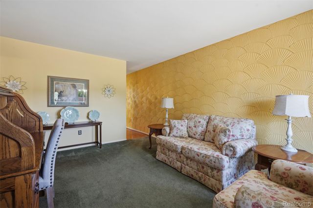 18160 Raleigh Square Drive, Southgate, MI 48195