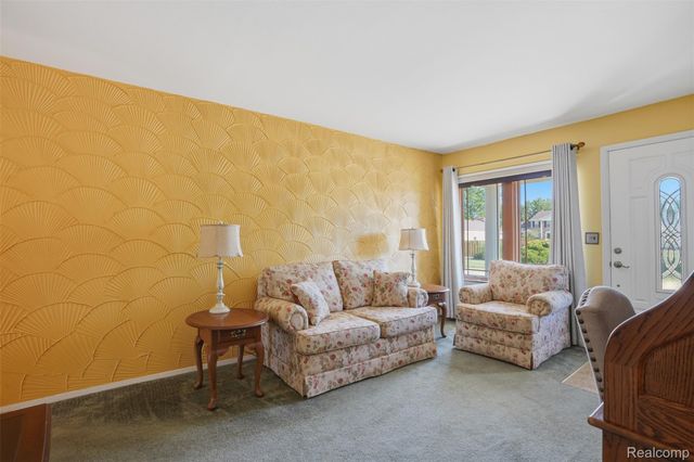 18160 Raleigh Square Drive, Southgate, MI 48195