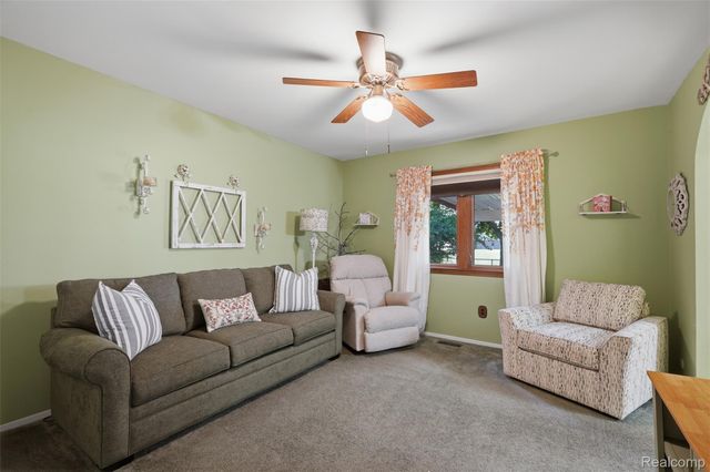 18160 Raleigh Square Drive, Southgate, MI 48195