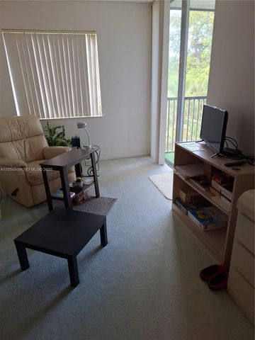 3940 Inverrary Boulevard 402A, Lauderhill, FL 33319