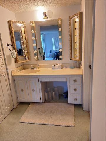 3940 Inverrary Boulevard 402A, Lauderhill, FL 33319