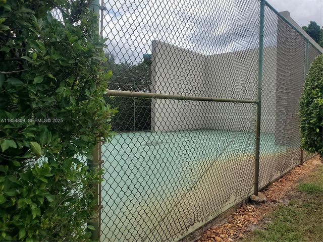 3940 Inverrary Boulevard 402A, Lauderhill, FL 33319