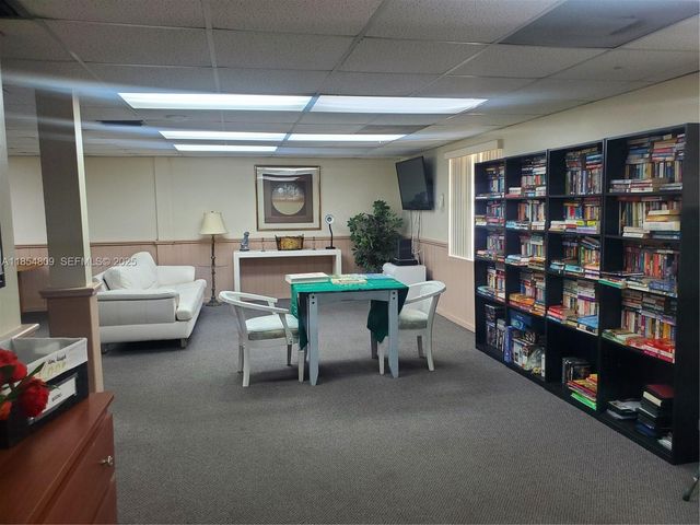3940 Inverrary Boulevard 402A, Lauderhill, FL 33319