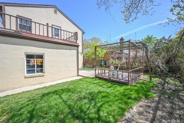 223-14 Kingsbury Avenue, Oakland Gardens, NY 11364