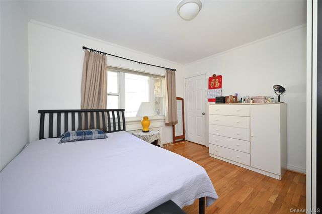 223-14 Kingsbury Avenue, Oakland Gardens, NY 11364