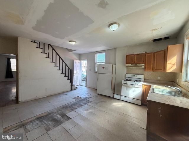 1501 S DOVER ST, Philadelphia, PA 19146