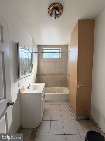 1501 S DOVER ST, Philadelphia, PA 19146