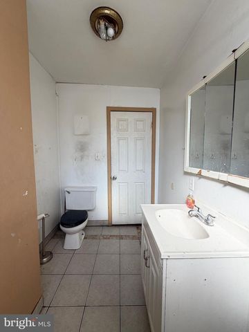 1501 S DOVER ST, Philadelphia, PA 19146