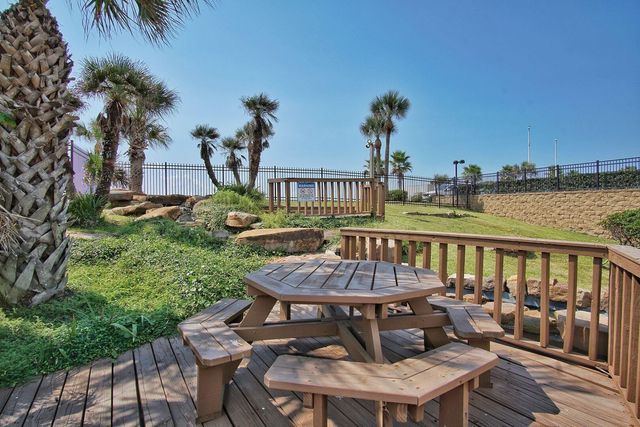 9520 Seawall Boulevard 235, Galveston, TX 77554
