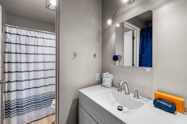 18575 SW Century Drive # 660, Bend, OR 97702